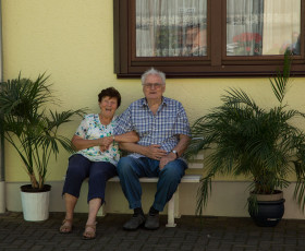 Gemütlich vorm Haus